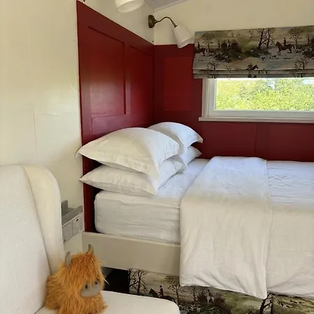 Kemp Blackthorn And Rose Shepherds Huts